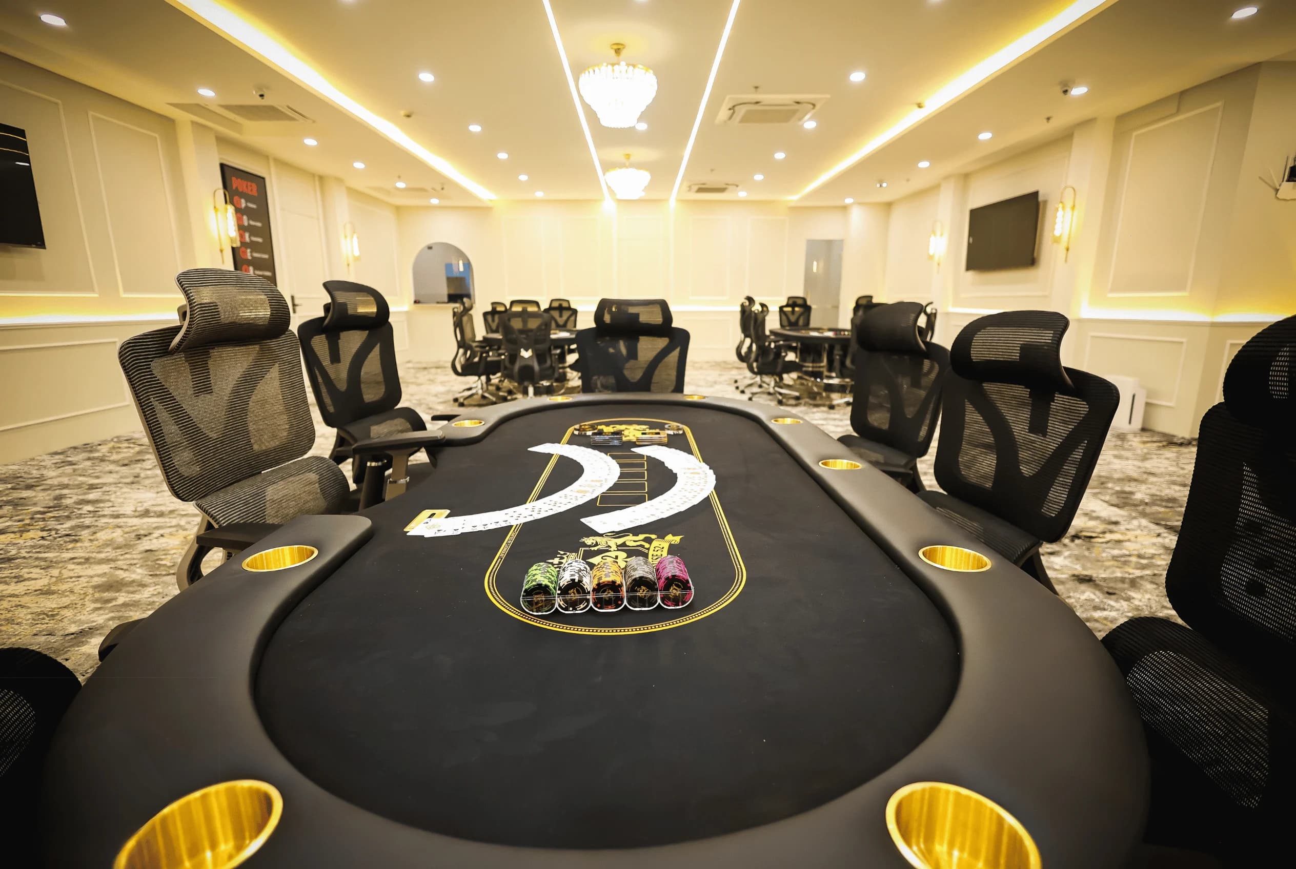 Inside House 52 Poker Room 6